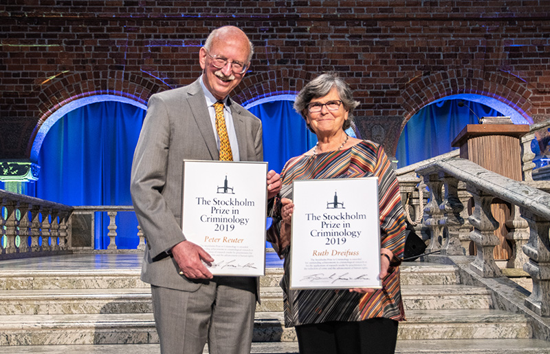 2019 Prize winners Prof. Peter Reuter and Ruth Dreifuss.